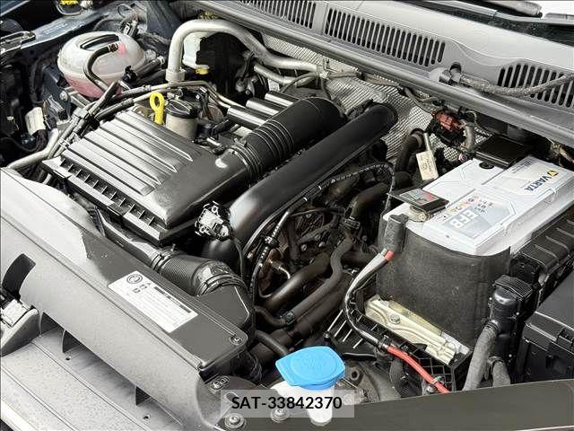 VolksWagen GOLF TOURAN 2017-03 8797929-19