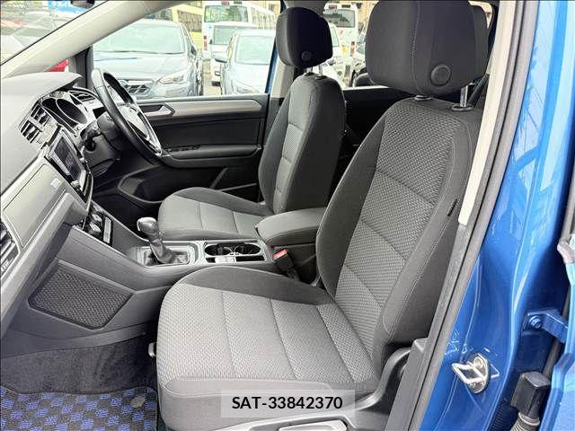 VolksWagen GOLF TOURAN 2017-03 8797929-24