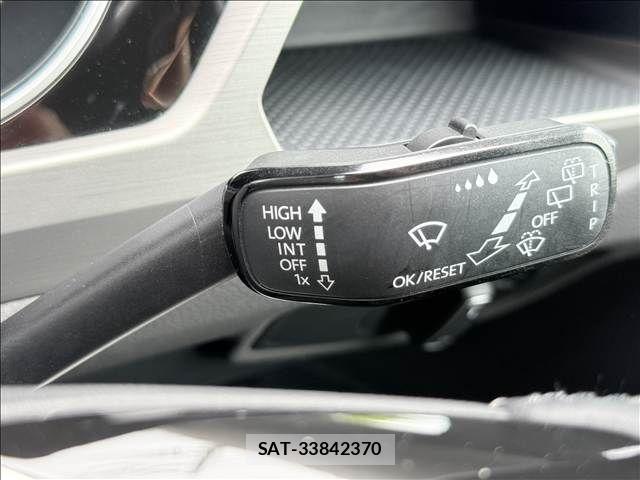 VolksWagen GOLF TOURAN 2017-03 8797929-28