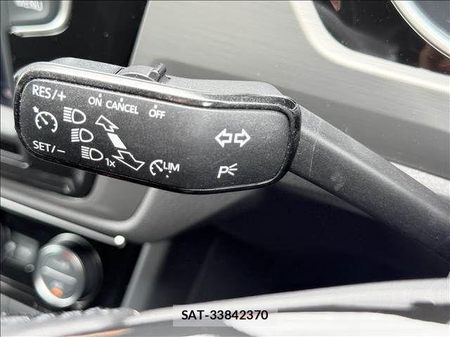 VolksWagen GOLF TOURAN 2017-03 8797929-29