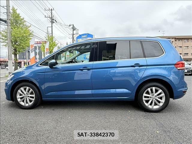 VolksWagen GOLF TOURAN 2017-03 8797929-5