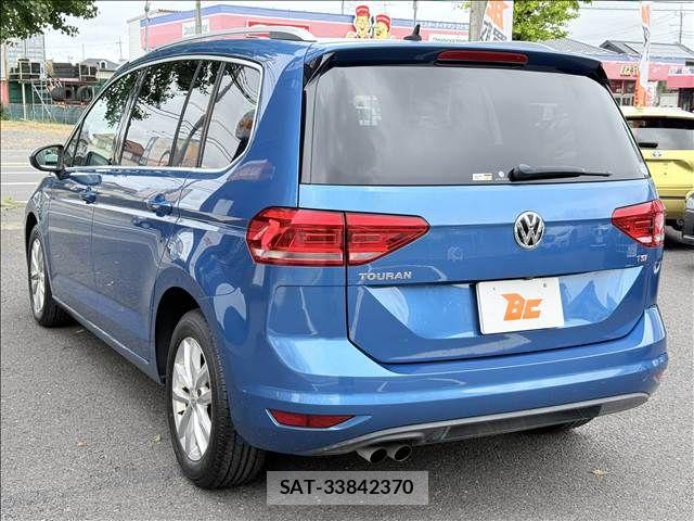 VolksWagen GOLF TOURAN 2017-03 8797929-7