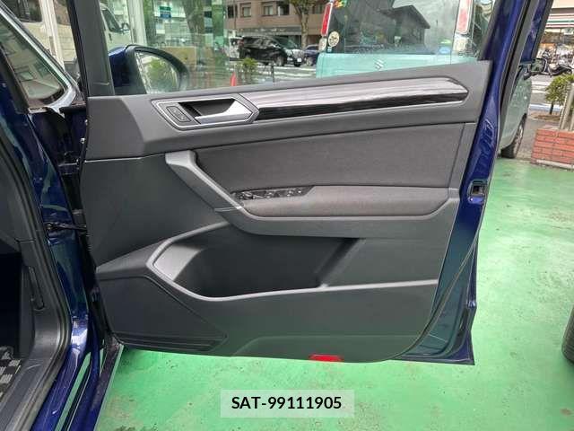 VolksWagen GOLF TOURAN 2019-05 8832499-14