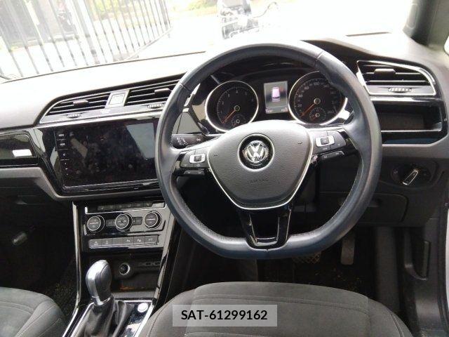VolksWagen GOLF TOURAN 2019-05 8832497-1