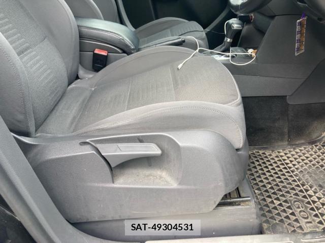 VolksWagen GOLF TOURAN 2009-11 8882975-12