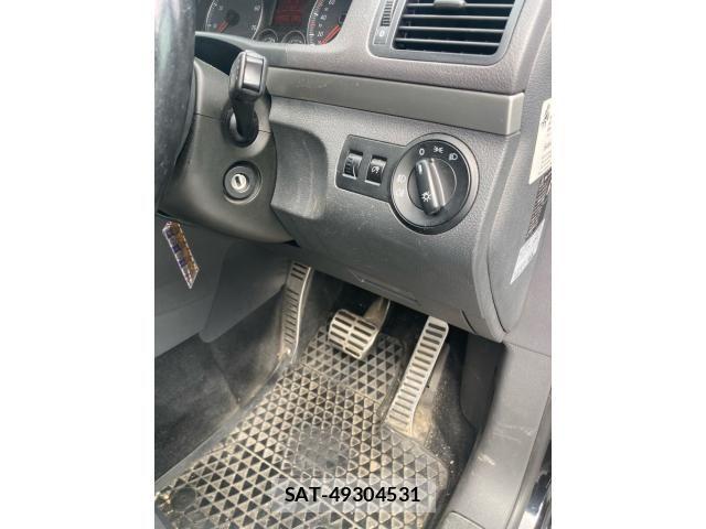 VolksWagen GOLF TOURAN 2009-11 8882975-14
