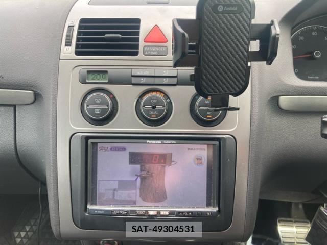 VolksWagen GOLF TOURAN 2009-11 8882975-21