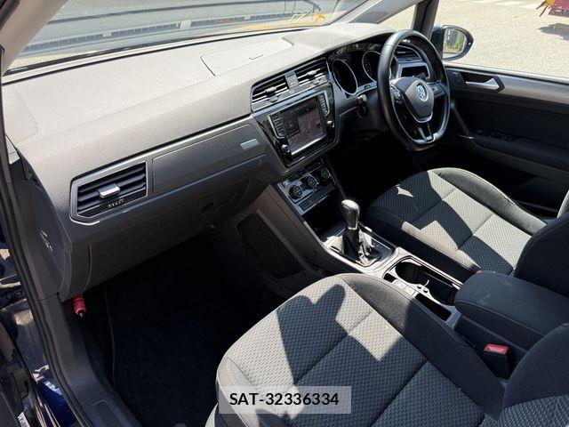 VolksWagen GOLF TOURAN 2016-02 8882972-1