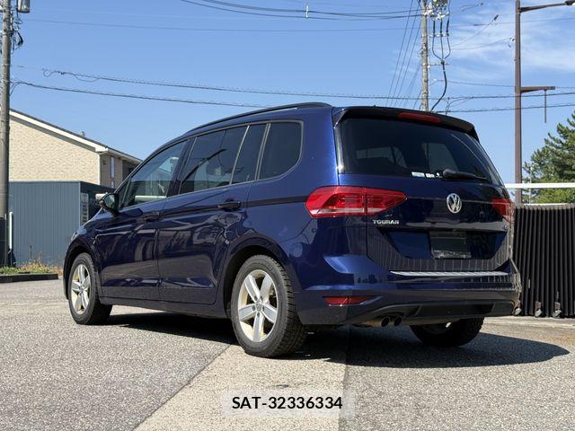 VolksWagen GOLF TOURAN 2016-02 8882972-2