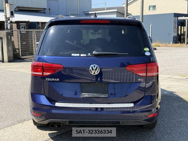 VolksWagen GOLF TOURAN 2016-02 8882972-3