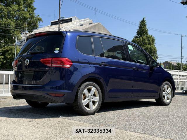 VolksWagen GOLF TOURAN 2016-02 8882972-4