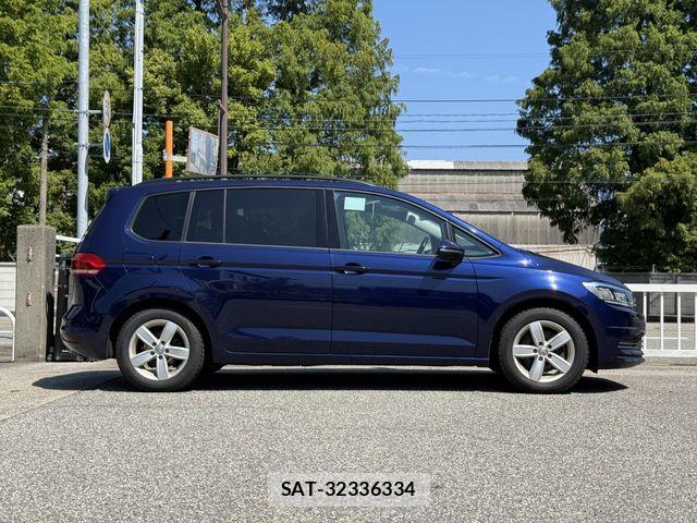VolksWagen GOLF TOURAN 2016-02 8882972-5