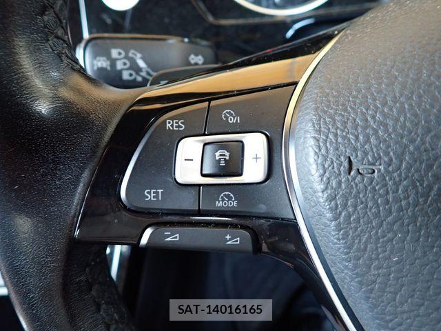 VolksWagen GOLF TOURAN 2017-10 8882973-17
