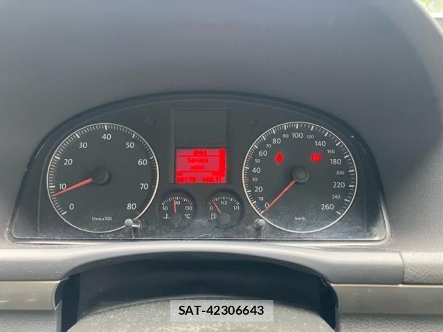 VolksWagen GOLF TOURAN 2010-05 8882974-18