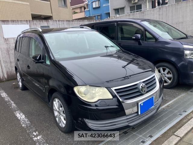 VolksWagen GOLF TOURAN 2010-05 8882974-2