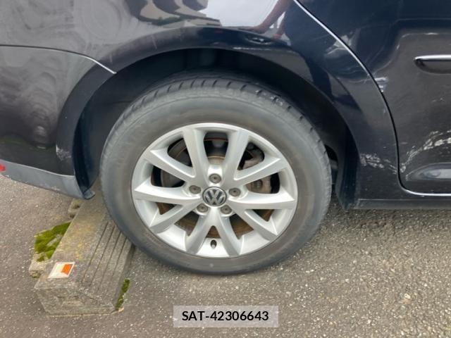 VolksWagen GOLF TOURAN 2010-05 8882974-7