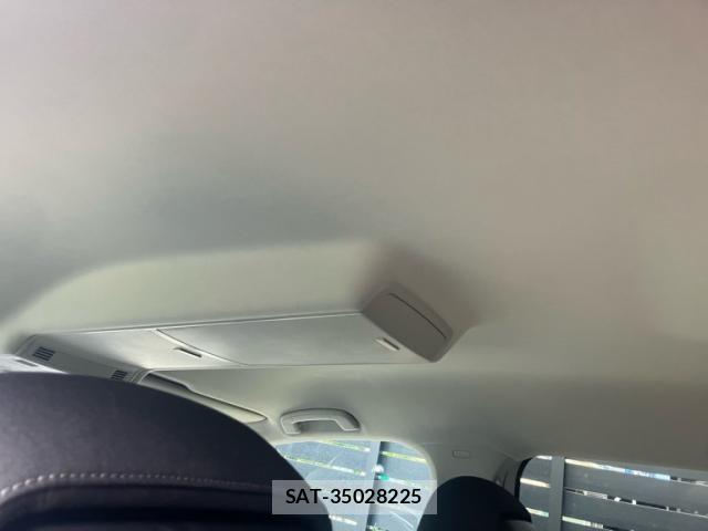 VolksWagen GOLF TOURAN 2016-03 8884614-10