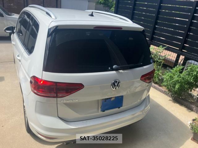 VolksWagen GOLF TOURAN 2016-03 8884614-2