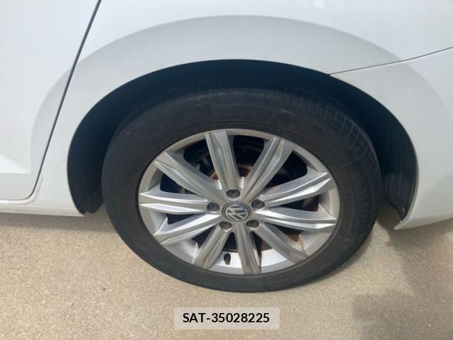 VolksWagen GOLF TOURAN 2016-03 8884614-5
