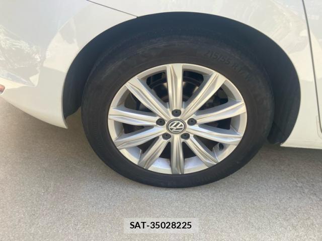 VolksWagen GOLF TOURAN 2016-03 8884614-6