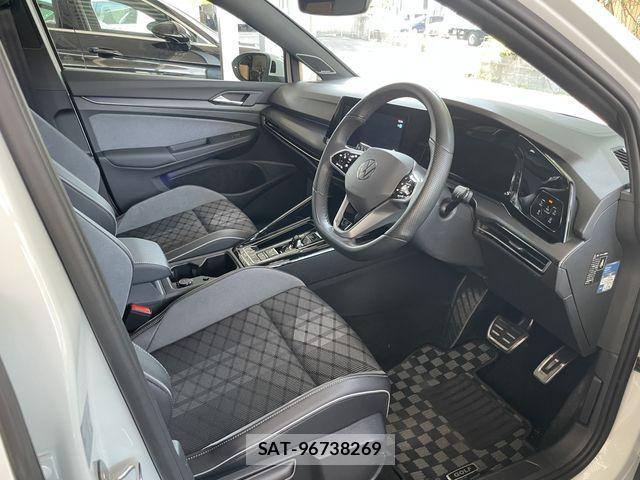 VolksWagen GOLF VARIANT 2023-07 1191695-9