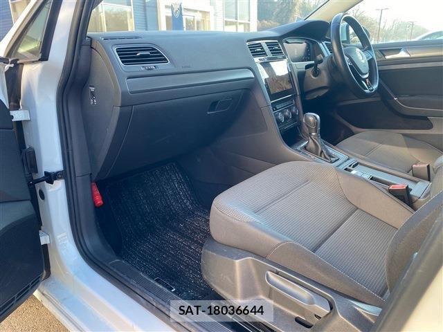 VolksWagen GOLF VARIANT 2019-03 4333320-15