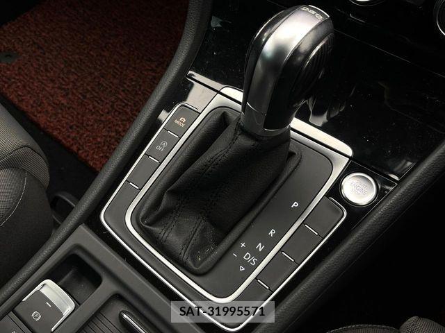 VolksWagen GOLF VARIANT 2019-02 6023103-9