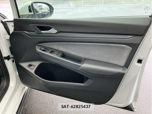 VolksWagen GOLF VARIANT 2023-08 6678778-12