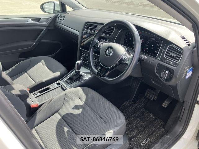 VolksWagen GOLF VARIANT 2019-07 6678780-1