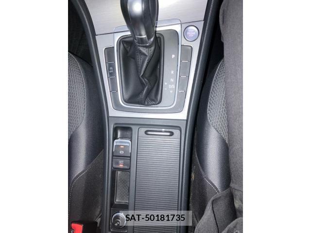 VolksWagen GOLF VARIANT 2016-06 7061381-22