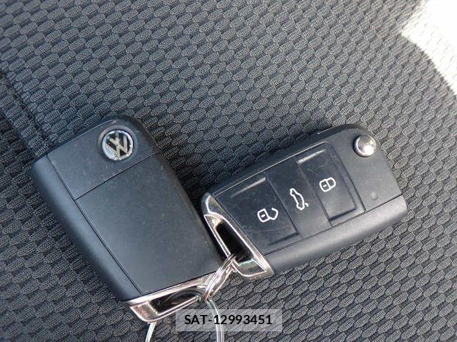 VolksWagen GOLF VARIANT 2016-11 7061383-28