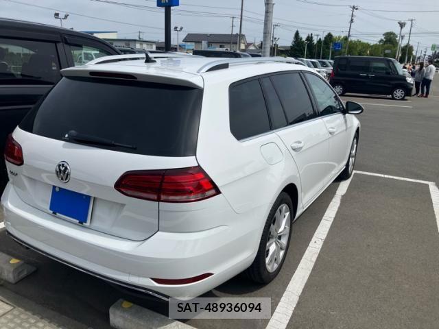 VolksWagen GOLF VARIANT 2019-08 7061380-11