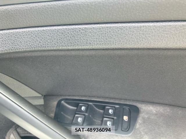 VolksWagen GOLF VARIANT 2019-08 7061380-15