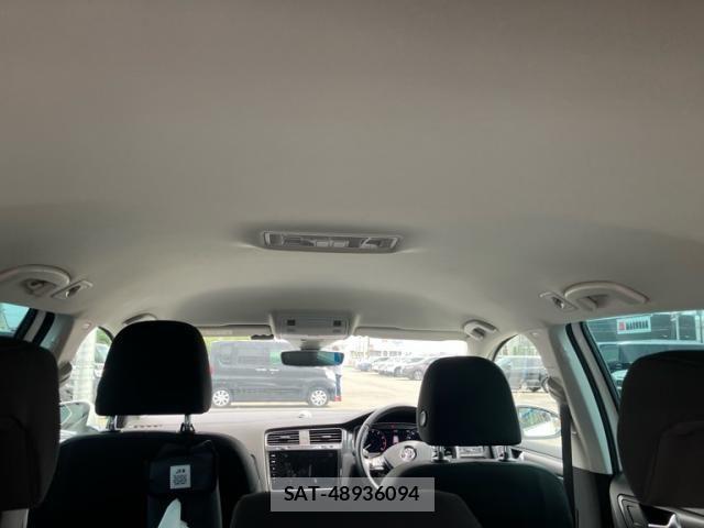 VolksWagen GOLF VARIANT 2019-08 7061380-16