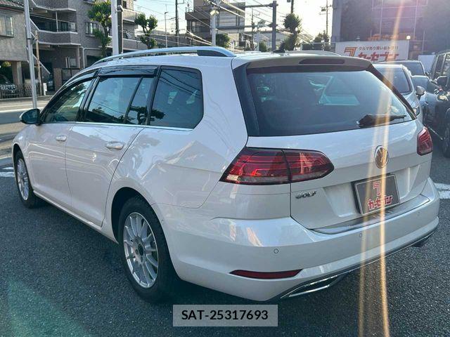 VolksWagen GOLF VARIANT 2020-02 7252843-29
