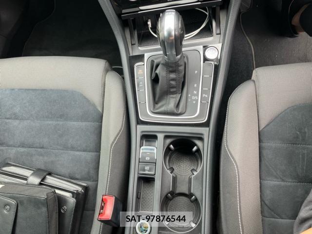 VolksWagen GOLF VARIANT 2015-06 7252842-16