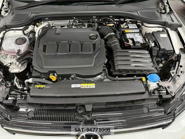 VolksWagen GOLF VARIANT 2023-08 7252840-19