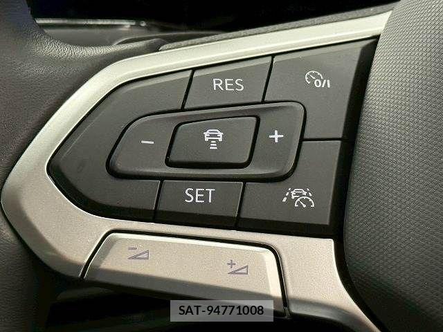 VolksWagen GOLF VARIANT 2023-08 7252840-6