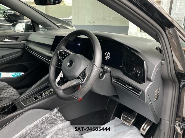 VolksWagen GOLF VARIANT 2021-08 7331190-12