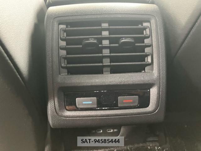 VolksWagen GOLF VARIANT 2021-08 7331190-16