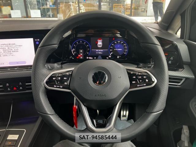 VolksWagen GOLF VARIANT 2021-08 7331190-19