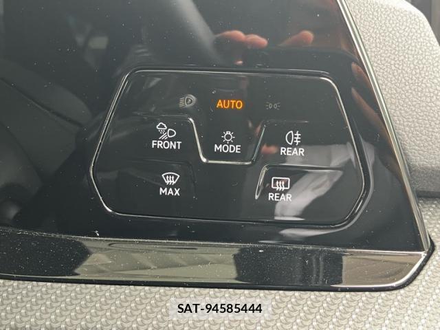 VolksWagen GOLF VARIANT 2021-08 7331190-23