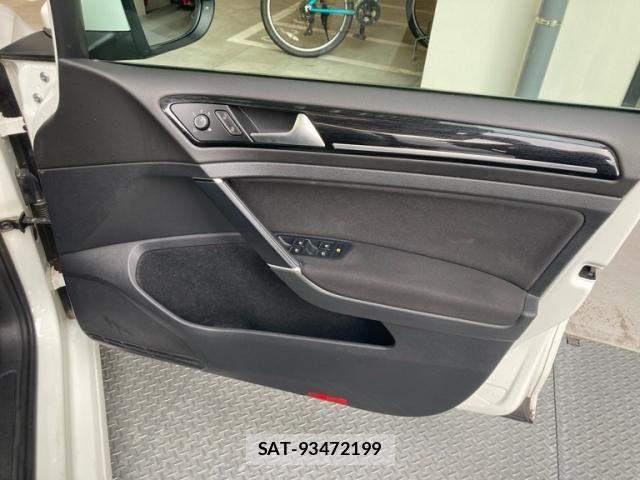 VolksWagen GOLF VARIANT 2017-07 7360477-9