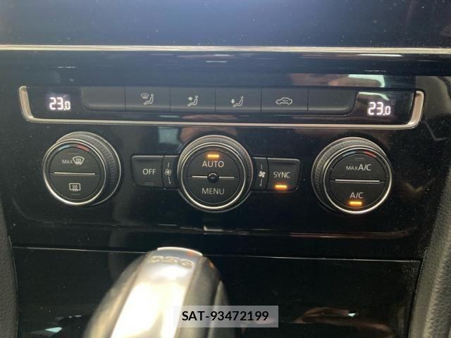VolksWagen GOLF VARIANT 2017-07 7360477-18