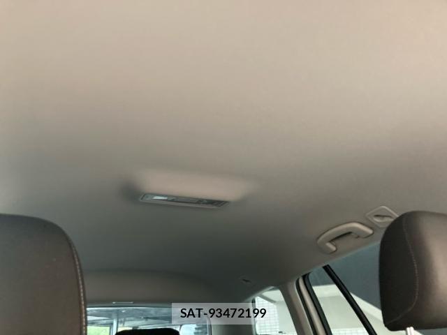 VolksWagen GOLF VARIANT 2017-07 7360477-21