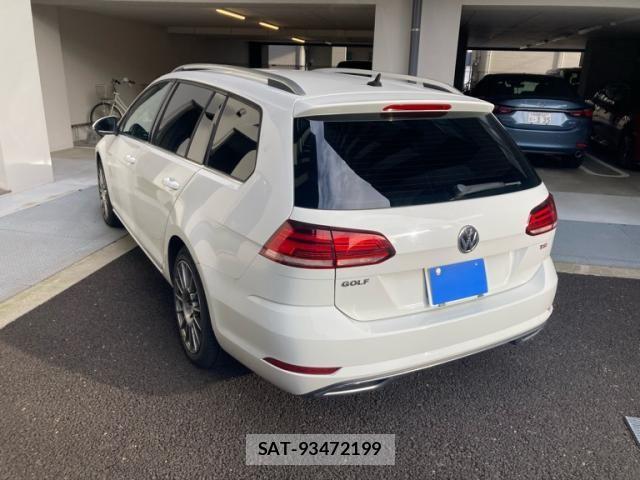 VolksWagen GOLF VARIANT 2017-07 7360477-7