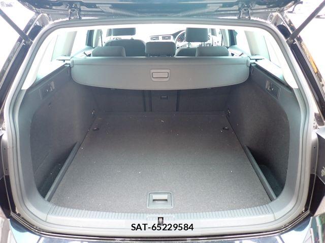 VolksWagen GOLF VARIANT 2018-02 7360476-25