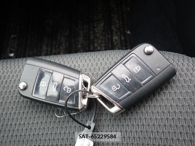 VolksWagen GOLF VARIANT 2018-02 7360476-29