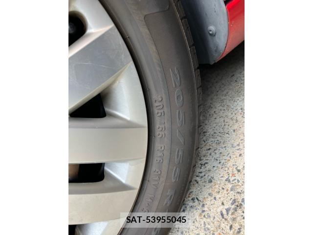 VolksWagen GOLF VARIANT 2010-02 7394854-10