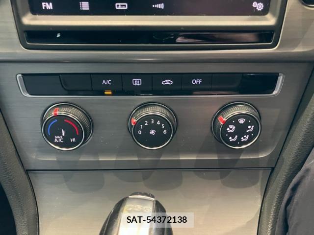 VolksWagen GOLF VARIANT 2014-03 7563085-15